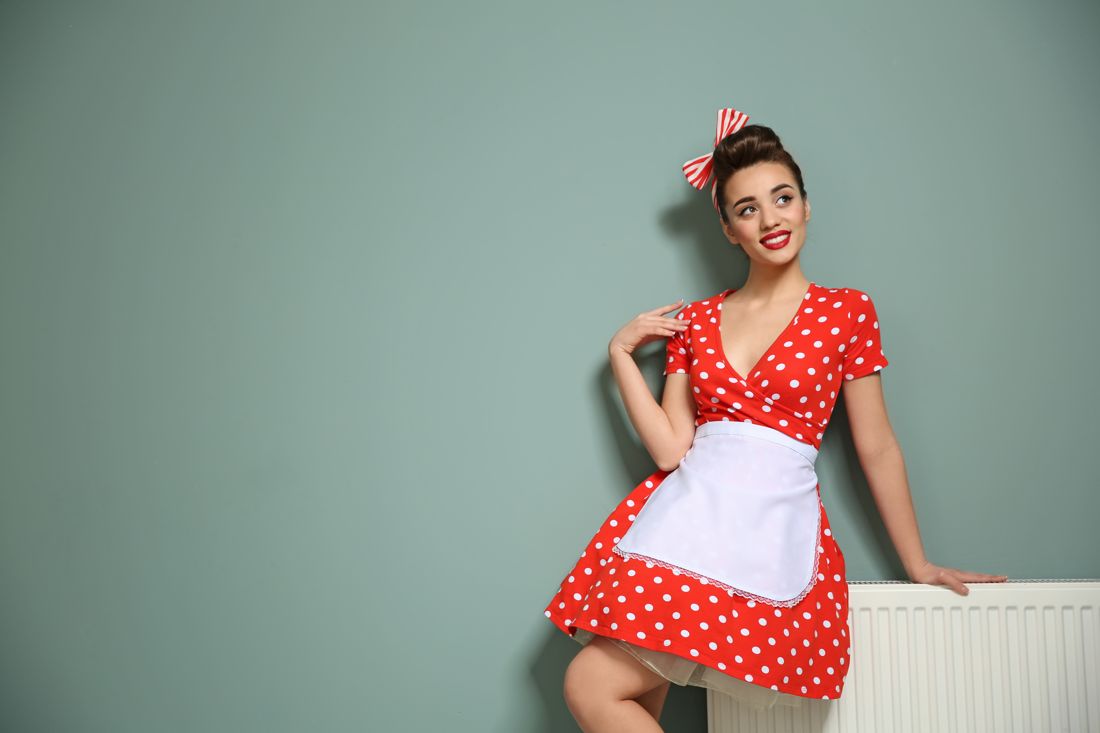 Retro polka-dot dress pin-up pose